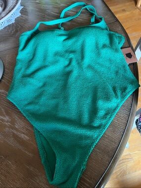 Shade & Shore Green Textured Women's One-Piece Swimsuite